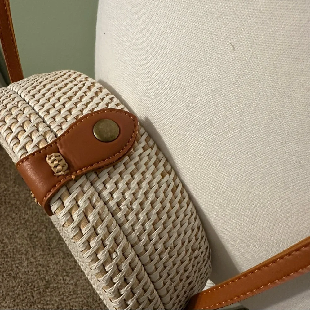 Boho Round Woven Rattan Canteen Crossbody Bag with Tropical Floral Lining